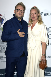 Weltpremiere der 'Falling In Love' Grand Show 2023 in Berlin