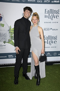 Weltpremiere der 'Falling In Love' Grand Show 2023 in Berlin