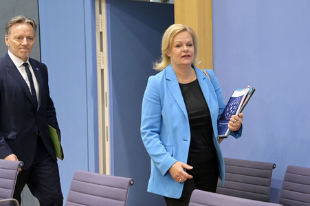 Bundespressekonferenz Bundeslagebild zur Organisierten Kriminalität 2022 in Berlin
