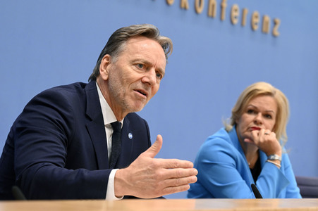 Bundespressekonferenz Bundeslagebild zur Organisierten Kriminalität 2022 in Berlin
