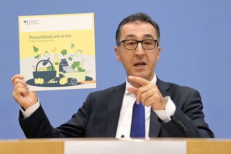 Bundespressekonferenz Vorstellung des Ernährungsreports 2023 in Berlin