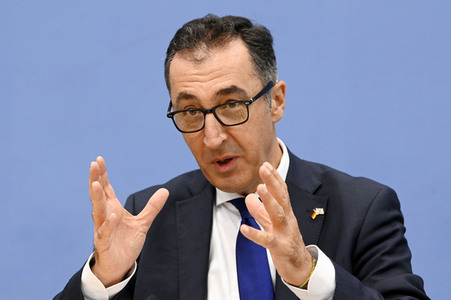 Bundespressekonferenz Vorstellung des Ernährungsreports 2023 in Berlin