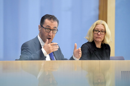 Bundespressekonferenz Vorstellung des Ernährungsreports 2023 in Berlin