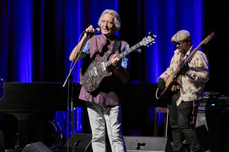 Konzert vom John McLaughlin Quintet in Hannover