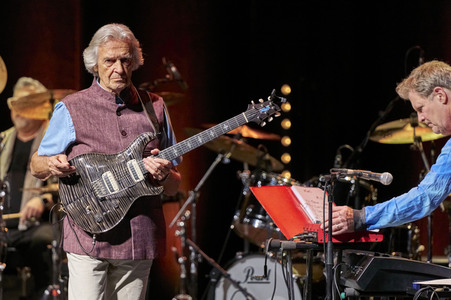 Konzert vom John McLaughlin Quintet in Hannover