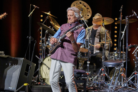 Konzert vom John McLaughlin Quintet in Hannover