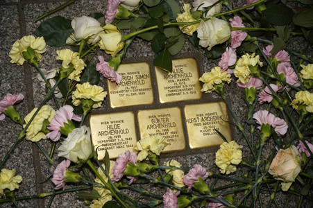 Stolpersteinverlegung vor der Archenhold-Sternwarte in Berlin