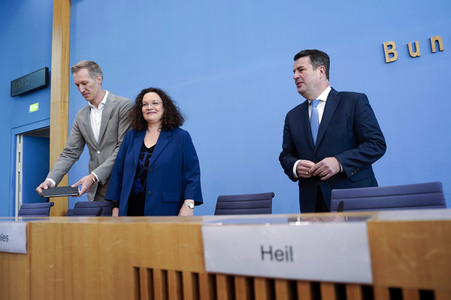 Bundespressekonferenz Turbo zur Arbeitsmarktintegration in Berlin