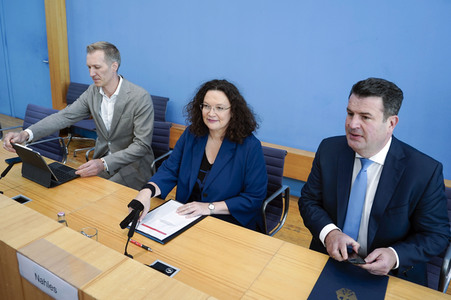 Bundespressekonferenz Turbo zur Arbeitsmarktintegration in Berlin