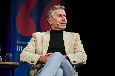 Dirk Steffens bei der lit.Cologne Spezial 2023 in Köln