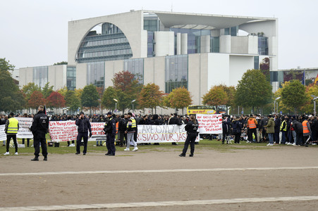 Demonstration von Jesiden in Berlin
