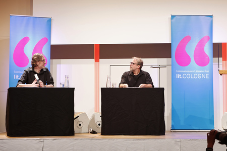 Sven Stricker und Bjarne Mädel auf der lit.Cologne 2023 in Köln