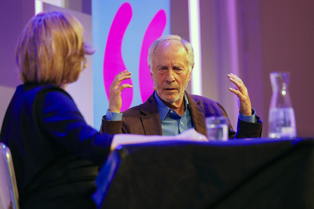 Richard Ford und Ulrich Noethen auf der lit.Cologne Spezial 2023 in Köln