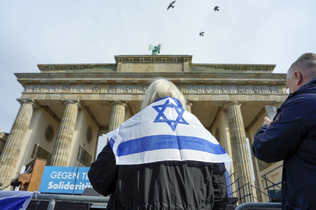 Kundgebung gegen Antisemitismus und für Solidarität mit Israel in Berlin