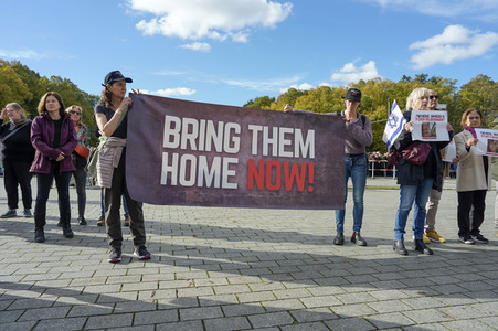 Kundgebung gegen Antisemitismus und für Solidarität mit Israel in Berlin