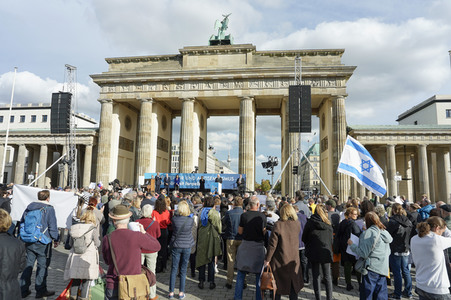 Kundgebung gegen Antisemitismus und für Solidarität mit Israel in Berlin