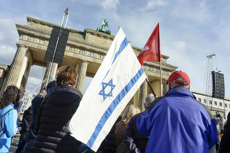 Kundgebung gegen Antisemitismus und für Solidarität mit Israel in Berlin