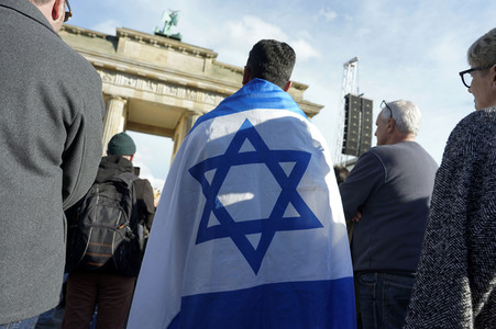 Kundgebung gegen Antisemitismus und für Solidarität mit Israel in Berlin