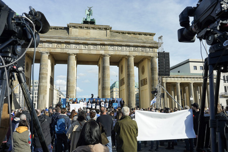 Kundgebung gegen Antisemitismus und für Solidarität mit Israel in Berlin
