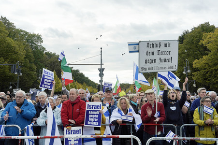 Kundgebung gegen Antisemitismus und für Solidarität mit Israel in Berlin
