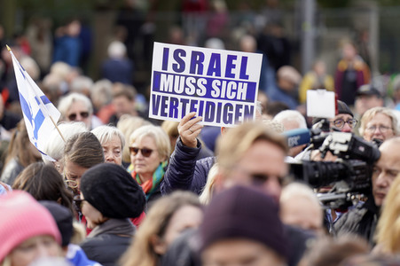 Kundgebung gegen Antisemitismus und für Solidarität mit Israel in Berlin