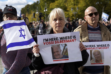 Kundgebung gegen Antisemitismus und für Solidarität mit Israel in Berlin