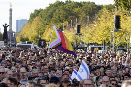 Kundgebung gegen Antisemitismus und für Solidarität mit Israel in Berlin