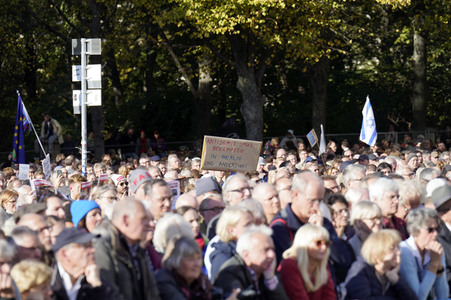 Kundgebung gegen Antisemitismus und für Solidarität mit Israel in Berlin