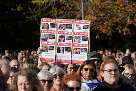 Kundgebung gegen Antisemitismus und für Solidarität mit Israel in Berlin