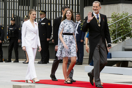 Kronprinzessin Leonor schwört den Treueeid in Madrid