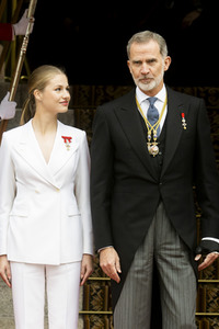 Kronprinzessin Leonor schwört den Treueeid in Madrid