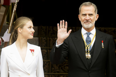 Kronprinzessin Leonor schwört den Treueeid in Madrid