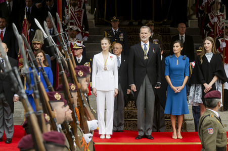 Kronprinzessin Leonor schwört den Treueeid in Madrid