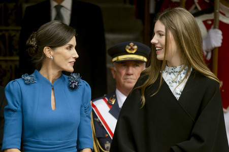 Kronprinzessin Leonor schwört den Treueeid in Madrid