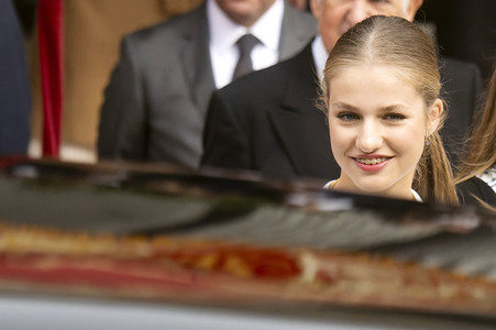 Kronprinzessin Leonor schwört den Treueeid in Madrid