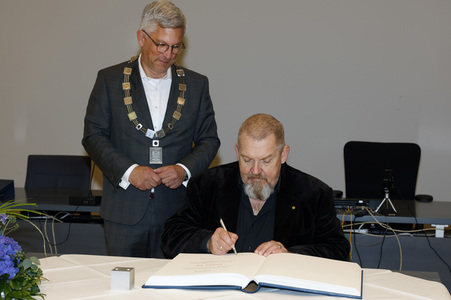 Eintrag ins Goldene Buch der Stadt Hagen