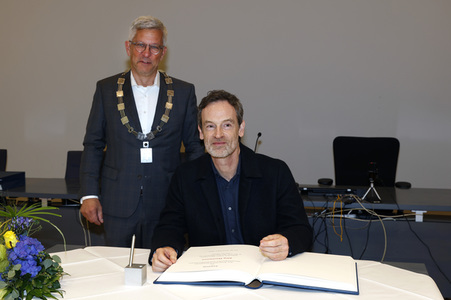 Eintrag ins Goldene Buch der Stadt Hagen