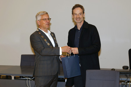 Eintrag ins Goldene Buch der Stadt Hagen