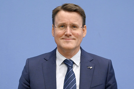 Bundespressekonferenz Falsche Rahmenbedingungen verhindern Klimaneutralität des Güterkraftverkehrs in Berlin