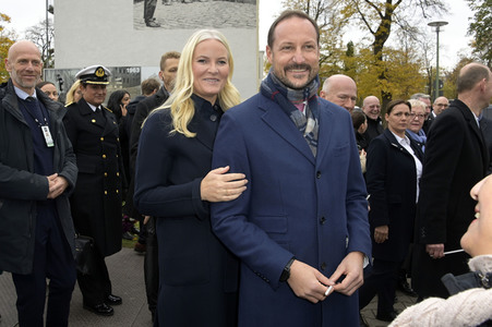 Gedenkveranstaltung zum 34. Jahrestag des Mauerfalls