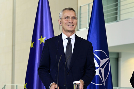 Empfang von Jens Stoltenberg im Kanzleramt in Berlin