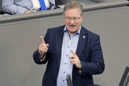 135. Sitzung des Deutschen Bundestages in Berlin