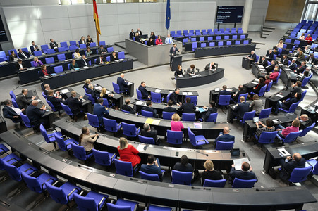 135. Sitzung des Deutschen Bundestages in Berlin