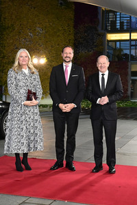 Empfang von Kronprinz Haakon von Norwegen und Kronprinzessin Mette-Marit von Norwegen im Kanzleramt in Berlin