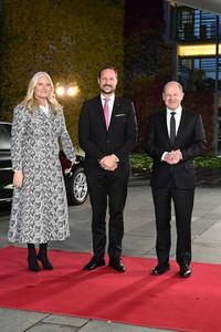 Empfang von Kronprinz Haakon von Norwegen und Kronprinzessin Mette-Marit von Norwegen im Kanzleramt in Berlin