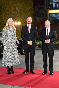 Empfang von Kronprinz Haakon von Norwegen und Kronprinzessin Mette-Marit von Norwegen im Kanzleramt in Berlin
