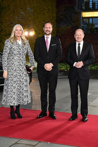 Empfang von Kronprinz Haakon von Norwegen und Kronprinzessin Mette-Marit von Norwegen im Kanzleramt in Berlin