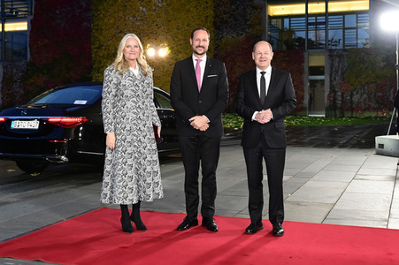 Empfang von Kronprinz Haakon von Norwegen und Kronprinzessin Mette-Marit von Norwegen im Kanzleramt in Berlin