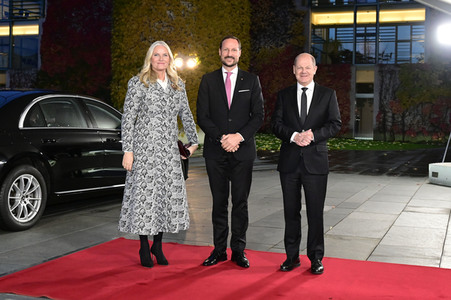 Empfang von Kronprinz Haakon von Norwegen und Kronprinzessin Mette-Marit von Norwegen im Kanzleramt in Berlin