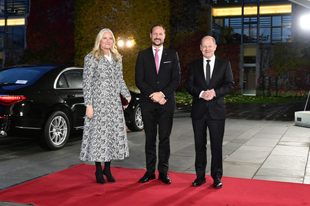 Empfang von Kronprinz Haakon von Norwegen und Kronprinzessin Mette-Marit von Norwegen im Kanzleramt in Berlin
